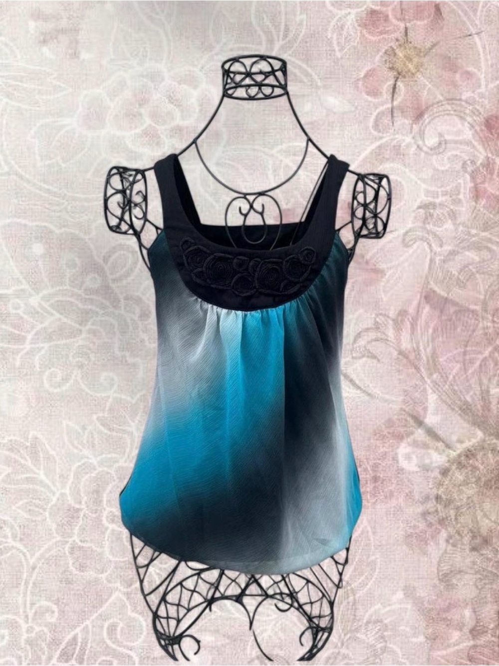 Women’s Ombre Blue Scoop Neck Tank Top